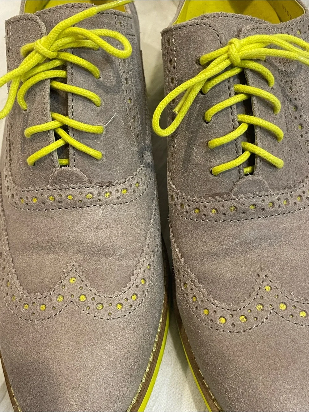 Cole Haan Men’s 8.5 Suede Wingtip Oxford Shoes Gray Neon Yellow business casual